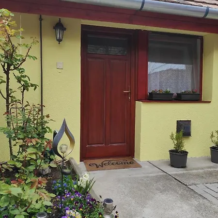Kis Apartmanhaz Balatonfured Exterior photo