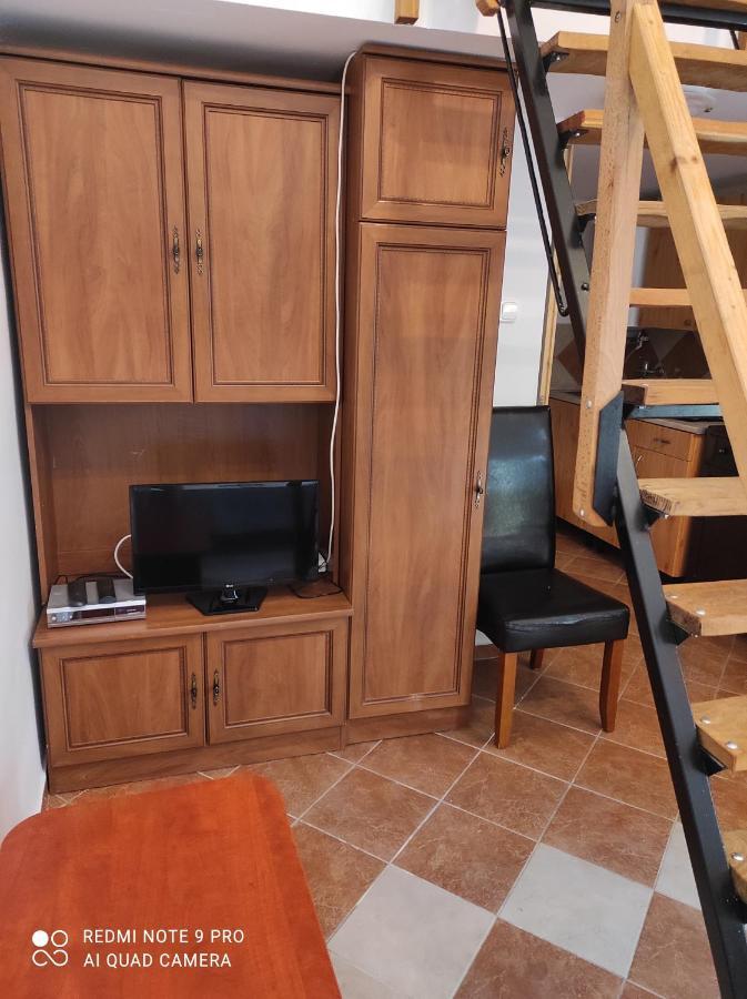 Apartment Kis Apartmanhaz Balatonfured