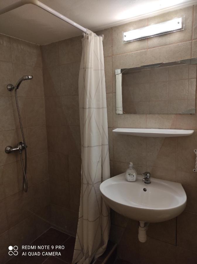 Kis Apartmanhaz
