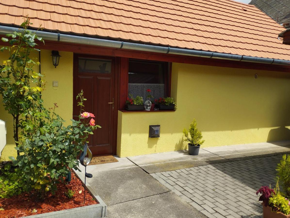 Kis Apartmanhaz Apartment *